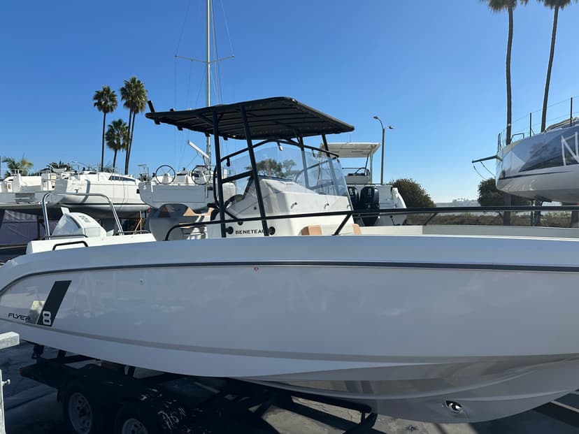 2023 FLYER 8 SPACEDECK v1 HULL#209 - 300HP Mercury