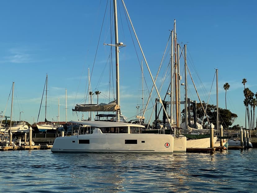 LAGOON 42 "CATALINA BREEZE"